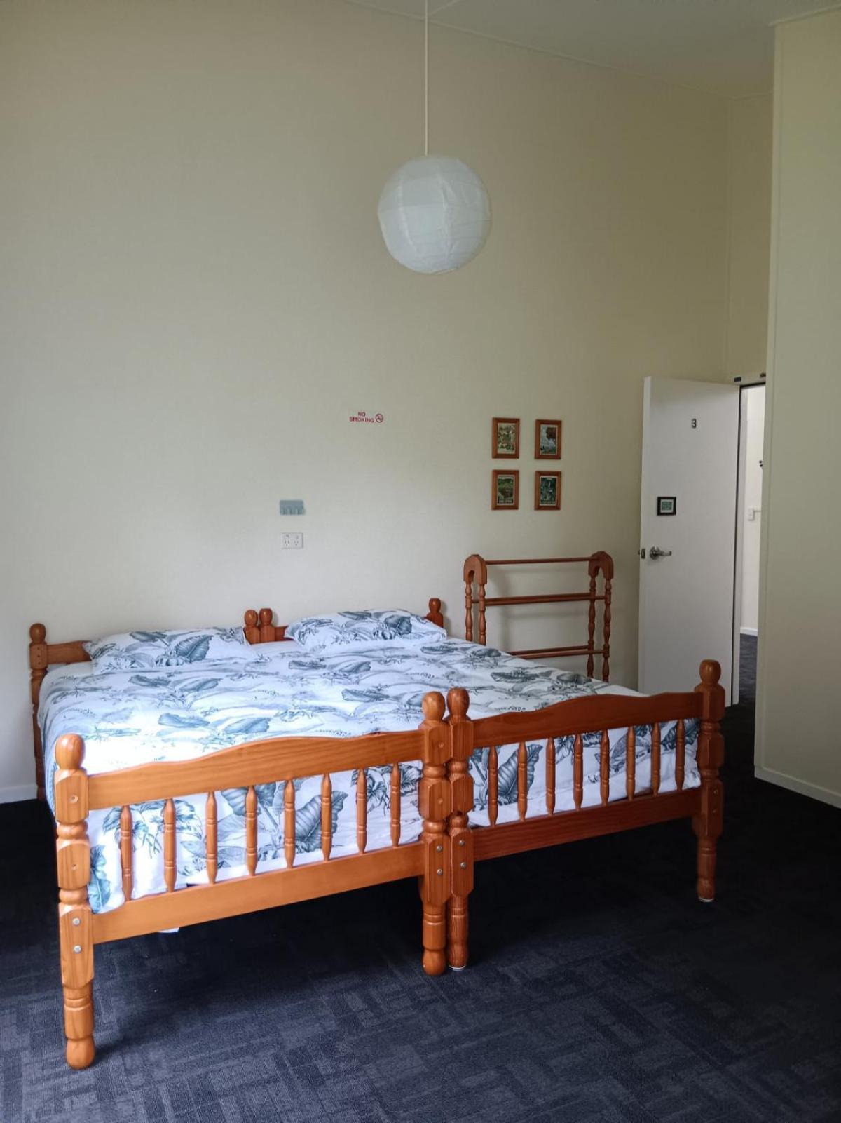 Purple Hen Country Lodge Katikati Bagian luar foto
